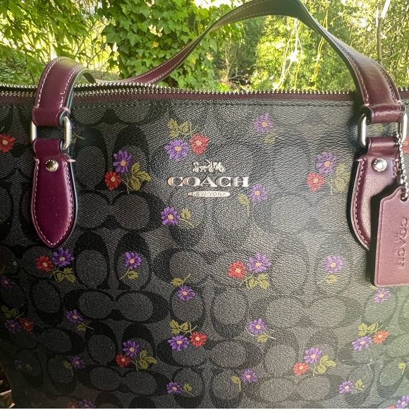 COACH Gallery Tote & Phone Wallet Set Limited Edition Country Floral Print - Picture 3 of 14